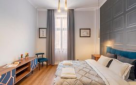 New High-End 2Br Apartment With Parking
